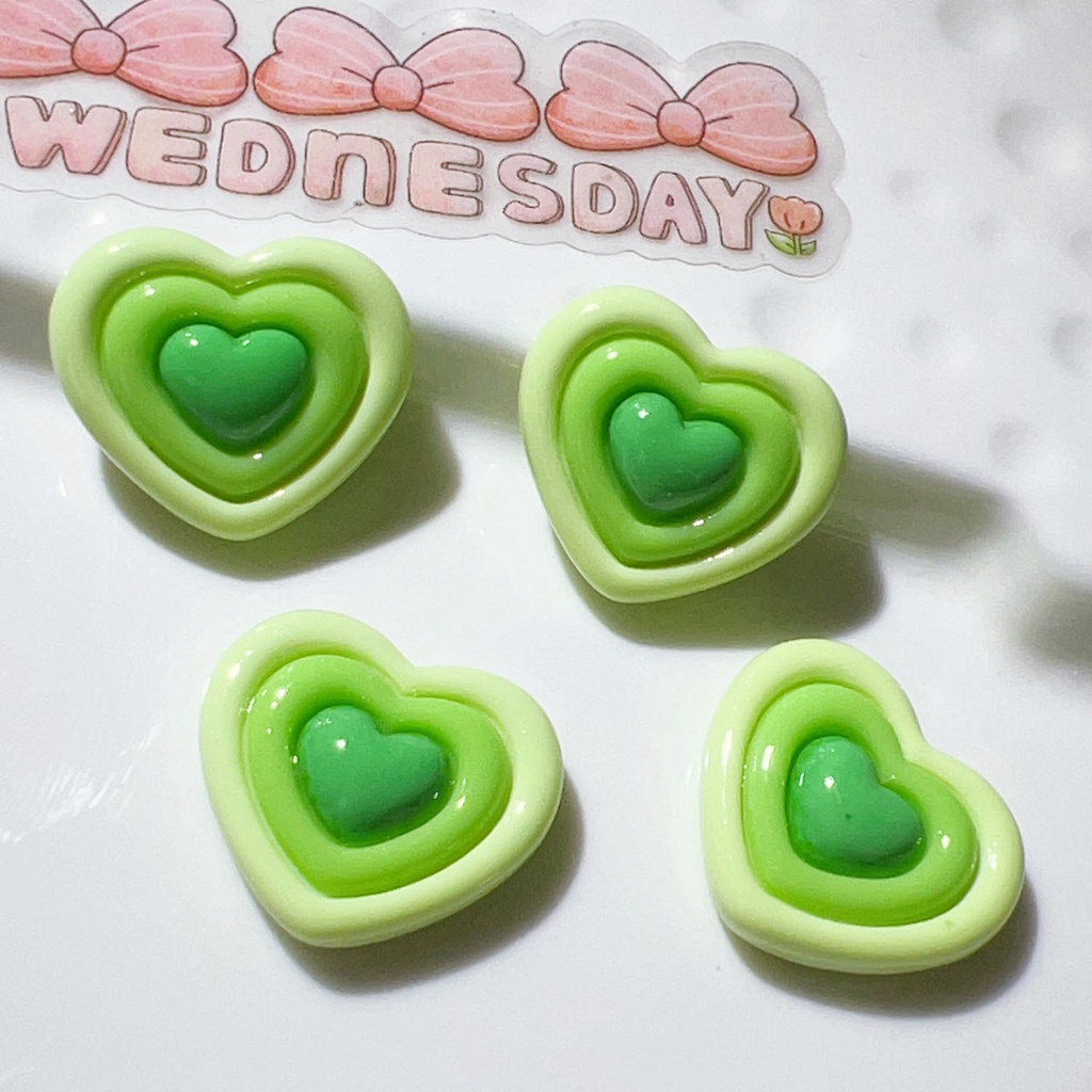 Set 20 Phụ Kiện Trang Trí Điện Thoại / Kẹp Tóc / Giày Hình Trái Tim Ba Lớp Bằng Nhựa Resin Màu Sáng DIY Dễ