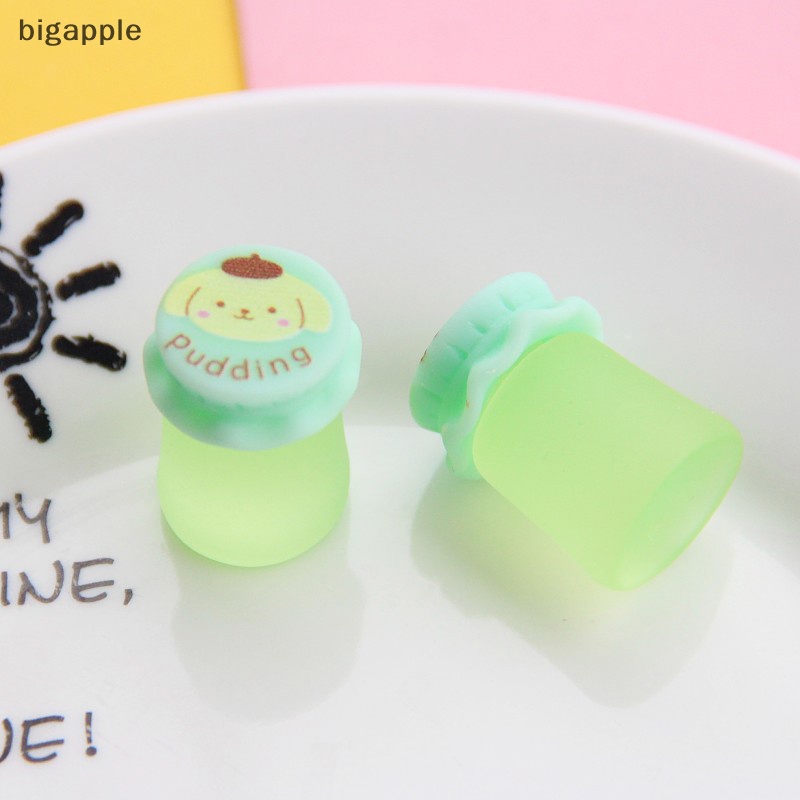 Set 10 Mô Hình Chai Nước 3D Mini Bằng Nhựa Dùng Để Trang Trí Ốp Điện Thoại