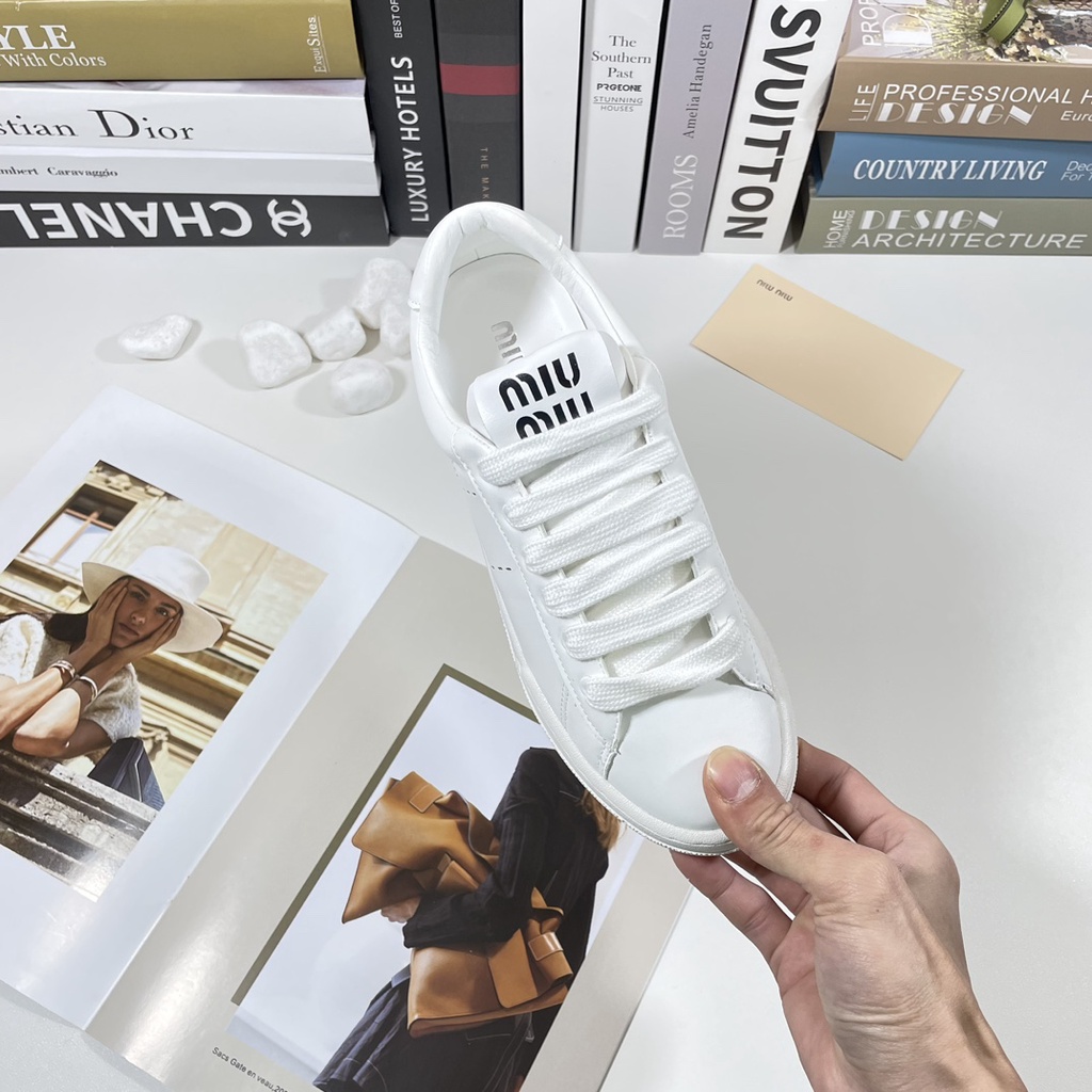 Giày Thể Thao Da Mũi Tròn Thắt Dây Thoáng Khí Miu Miu 2023