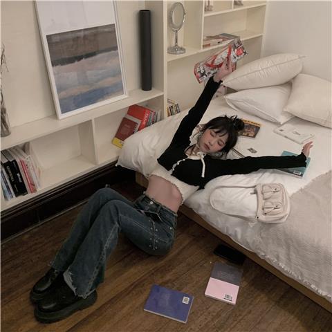 Bộ Áo Hai Dây Dáng Ngắn Kèm Áo Khoác Cardigan Thời Trang Xuân Hè 2023 Cho Nữ