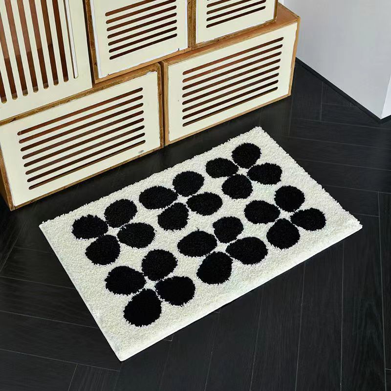 Thảm Chùi Chân Lông Nhung Thấm Hút Cao Chống Trượt Họa Tiết Hoa Trắng Đen Đơn Giản