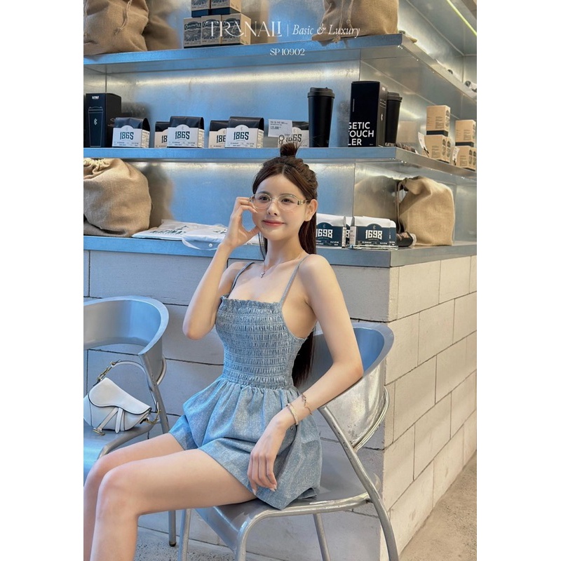 Jumpsuit bò 2 dây chun ngực chất bò giấy mềm siêu hot | BigBuy360 - bigbuy360.vn