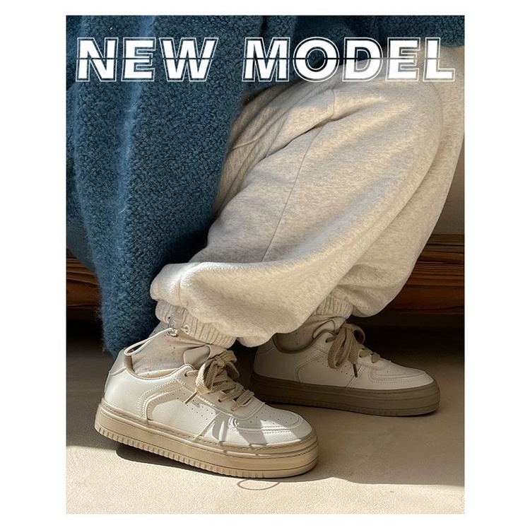 Giày Thể Thao Đế Bằng Màu Trắng Phong Cách Thời Trang Mới 2023