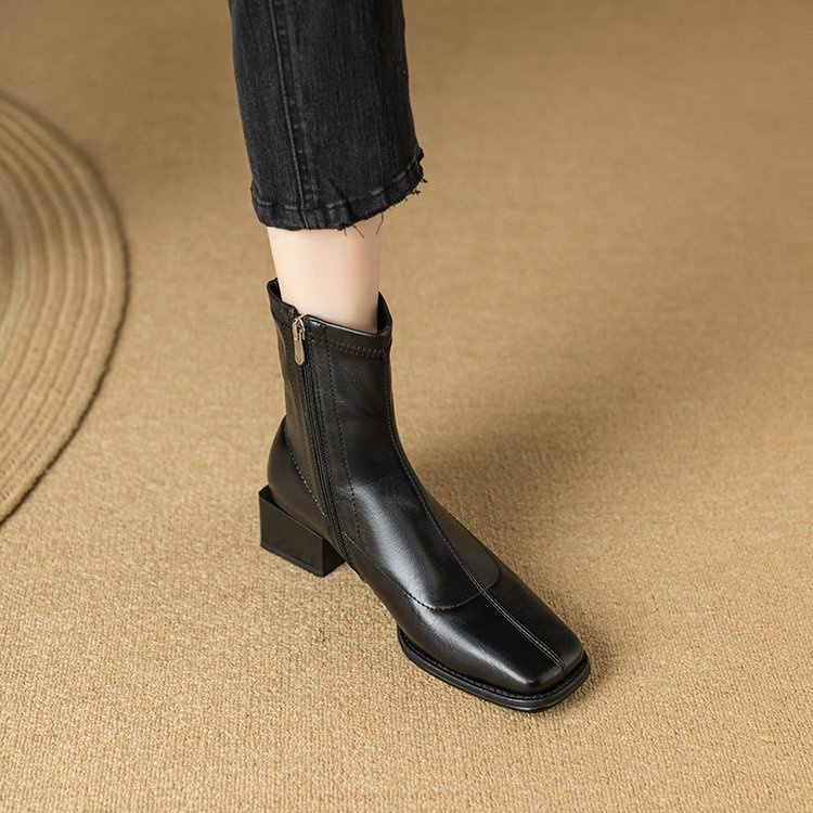 Giày Boots Mũi Vuông Đế Dày Thời Trang Cá Tính