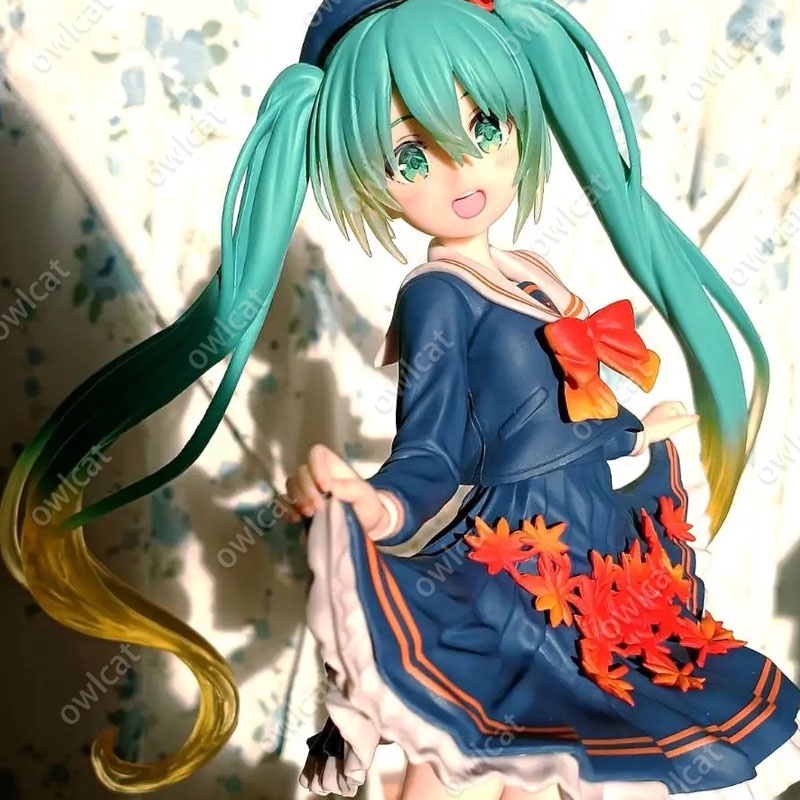Mô Hình Nhân Vật VOCALOID Miku  18cm Hatsune Miku Virtual Idol Maple Leaf Season Series Fall PVC Figure TAiTO Piapro Packed in Box Model