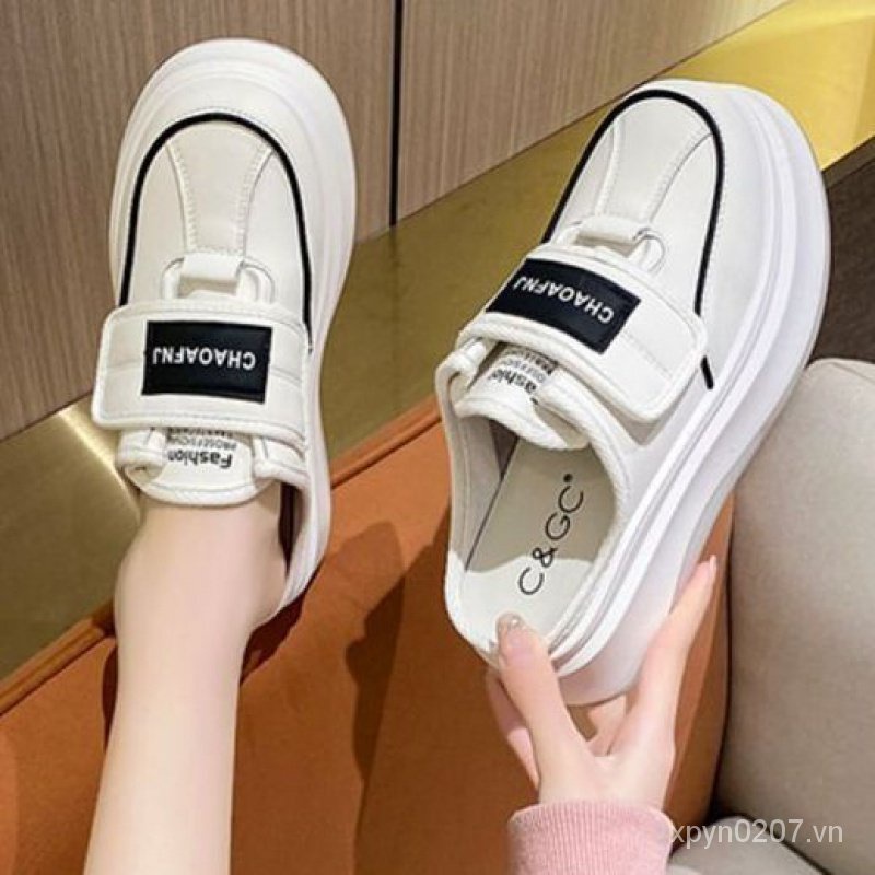 Dép Nữ Bít Mũi Đế Dày Tăng Chiều Cao Phong Cách Mới Mùa Hè 2023