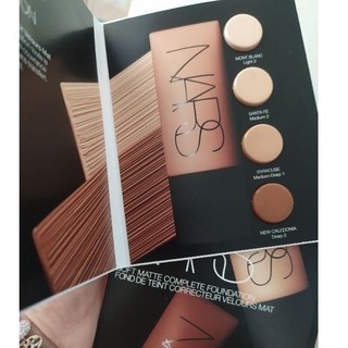 Set 4 màu Nền Lì Kiềm Dầu Che Phủ Cao Nars Complete Foundation Sample