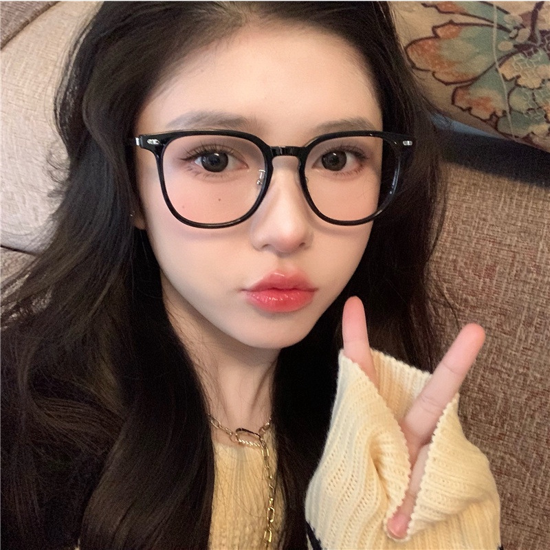 Mắt Kính Trang Điểm Trơn Bằng Titan Nguyên Chất Siêu Nhẹ Có Thể Được Trang Điểm Chống Bức Xạ Màu Xanh Dương Cho Nam Và Nữ