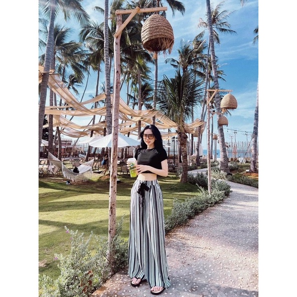 Set Bộ Áo Croptop Trơn Đen Quần Sọc Loang Đen Dây Thừng Xuông alohashop91
