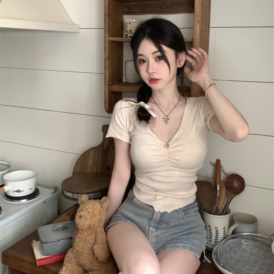 Áo Thun Tay Ngắn Cổ Chữ V Dáng Ôm Thời Trang Cá Tính Cho Nữ