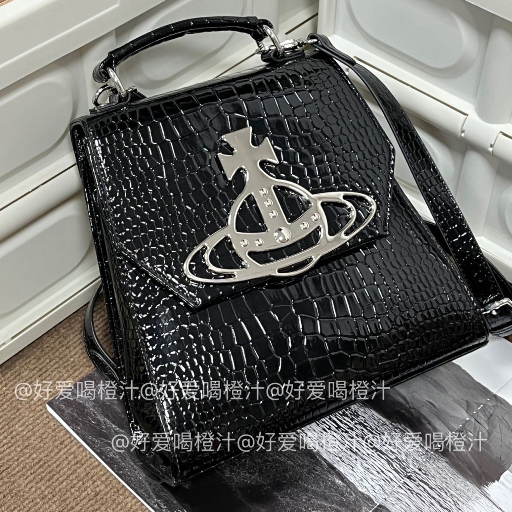 ☇Họa tiết cá sấu màu đen và bạc Thái hậu Saturn ba lô bằng da sáng chế bóng loáng túi xách một vai phong cách đại học kế