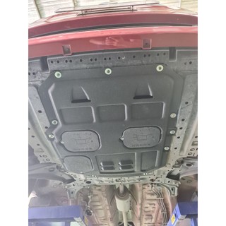 Chắn bùn gầm máy Mitsu Xpander 2018 đến 2023 + kèm ốc bắt