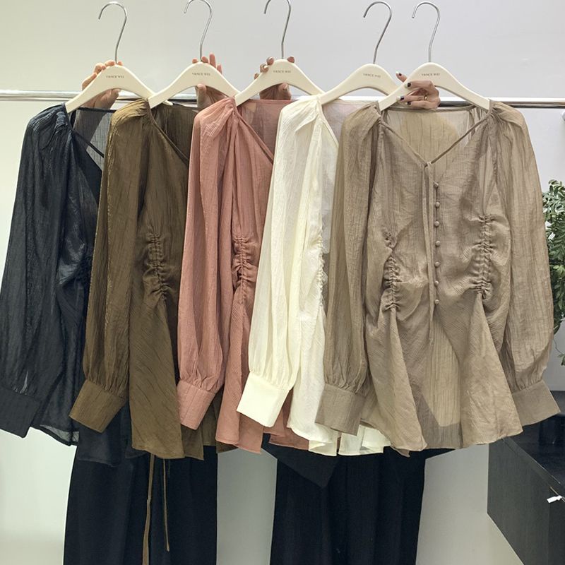 Bộ Áo Tay Phồng Cổ Chữ V Phối Quần Short Ống Rộng Thời Trang Mùa Hè 2023 Phong Cách Mới Cho Nữ