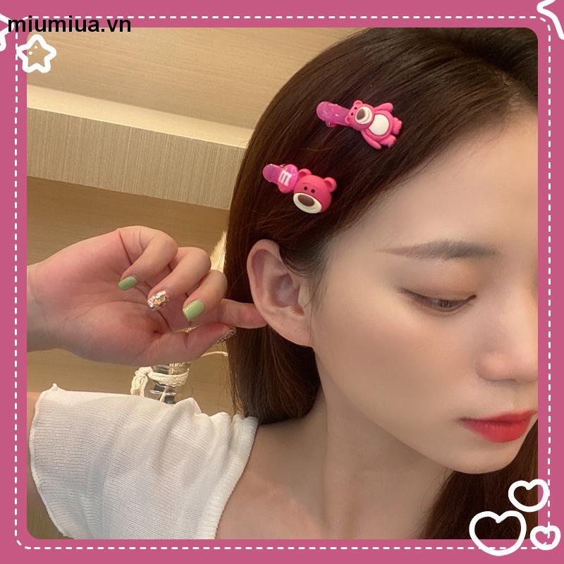 miumiuaTender afternoons Kẹp tóc họa tiết gấu dâu tây hoạt hình xinh xắn dành cho nữ
