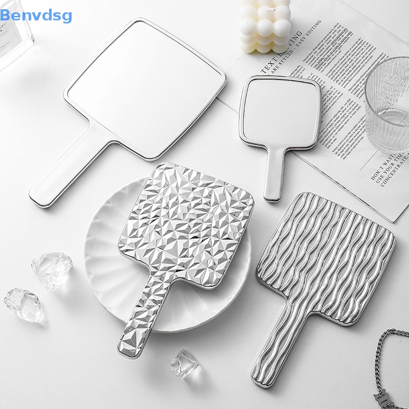 1 Gương Trang Điểm Cầm Tay Hình Vuông Cỡ Lớn Dành Cho Nữ