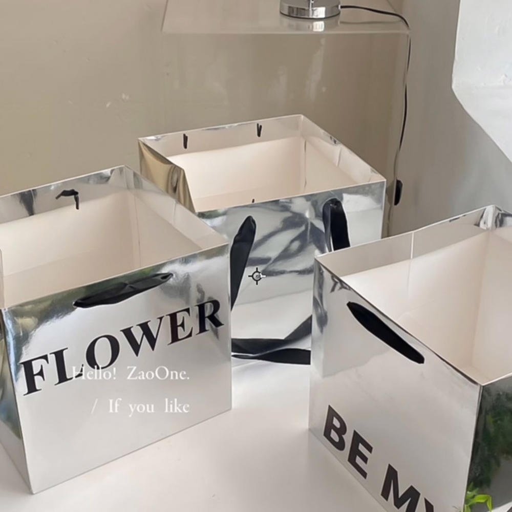 Túi Đựng Quà Hoa Màu Bạc Có Tay Cầm Nhỏ Gọn Cho Ngày Nhà Giáo