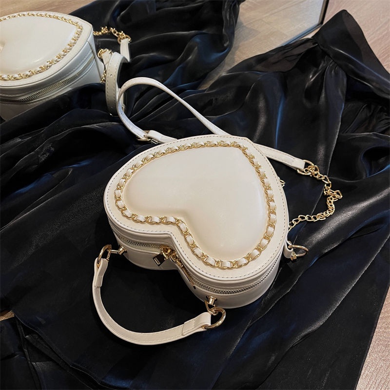 Túi Xách Hình Trái Tim Phối Dây Xích Thời Trang Cao Cấp Cho Nữ