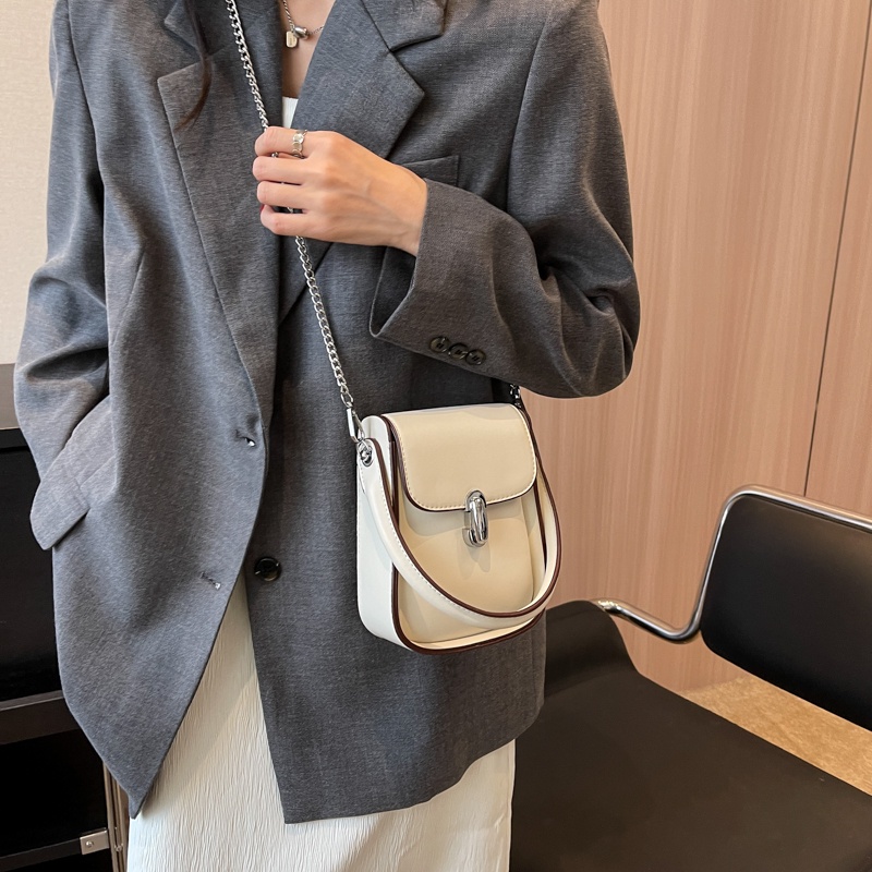 Túi Xách mini Phối Dây Xích Đeo Vai Kiểu Pháp Thời Trang Cao Cấp Cho Nữ