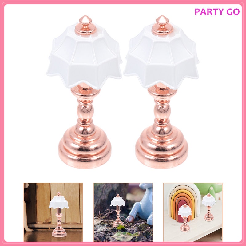 Bộ 2 Mô Hình Đèn Bàn Bằng Sắt Trang Trí Nhà Búp Bê