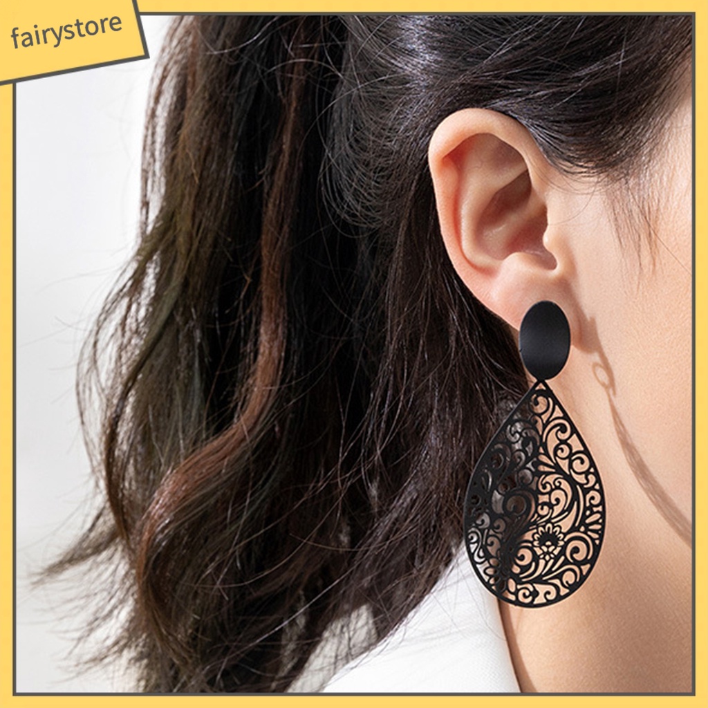 1 Đôi Bông Tai Thiết Kế Rỗng Màu Đen Phong Cách Retro