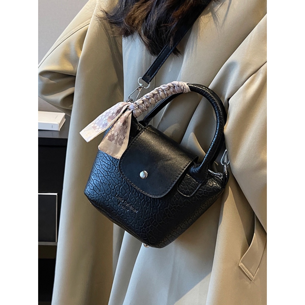 Túi Đeo Chéo Ngực niche Mới Phổ Biến Thời Trang Đa Năng Cho Nữ