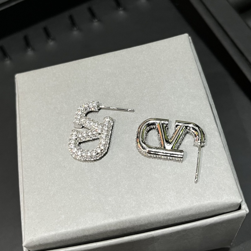 Bông Tai Chữ V Đính Đá Zircon Lấp Lánh Thời Trang 2023 Cho Nữ