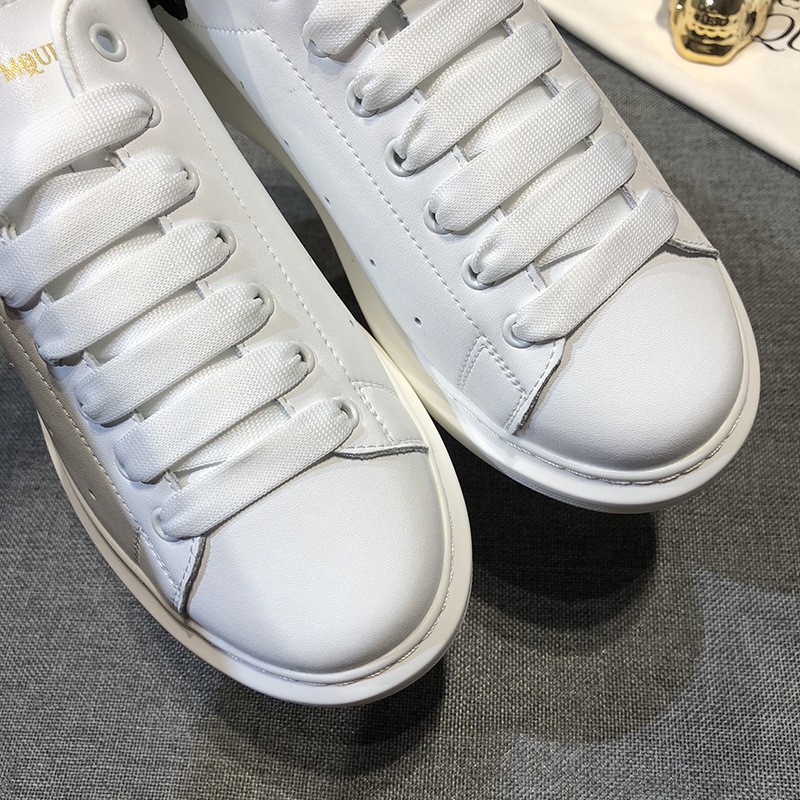 Giày thể thao 𝐌𝐂 𝐐𝐔𝐄𝐄𝐍 bản Đẹp, Giày MCQ Độn Đế 3 Phân Màu Trắng Gót Đen nam nữ Full Bill Box