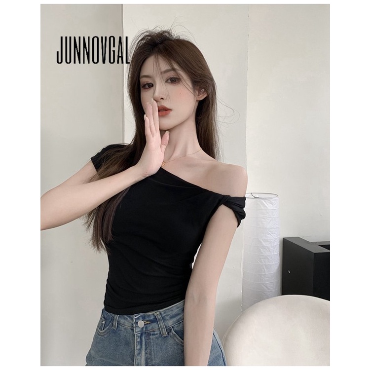 Áo nữ JUNNOVGAL tay ngắn trễ vai eo cao màu trơn thời trang mới 2023