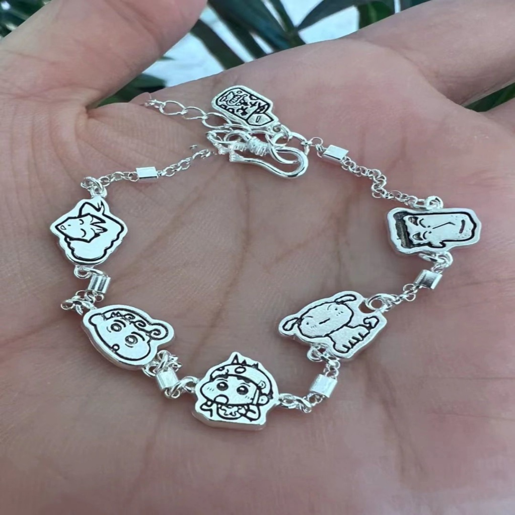 Xiaohongshu Vòng Tay Hoạt Hình Shin-Chan Màu Bạc Thiết Kế ins Niche Thời Trang Cao Cấp Phong Cách Cá Tính
