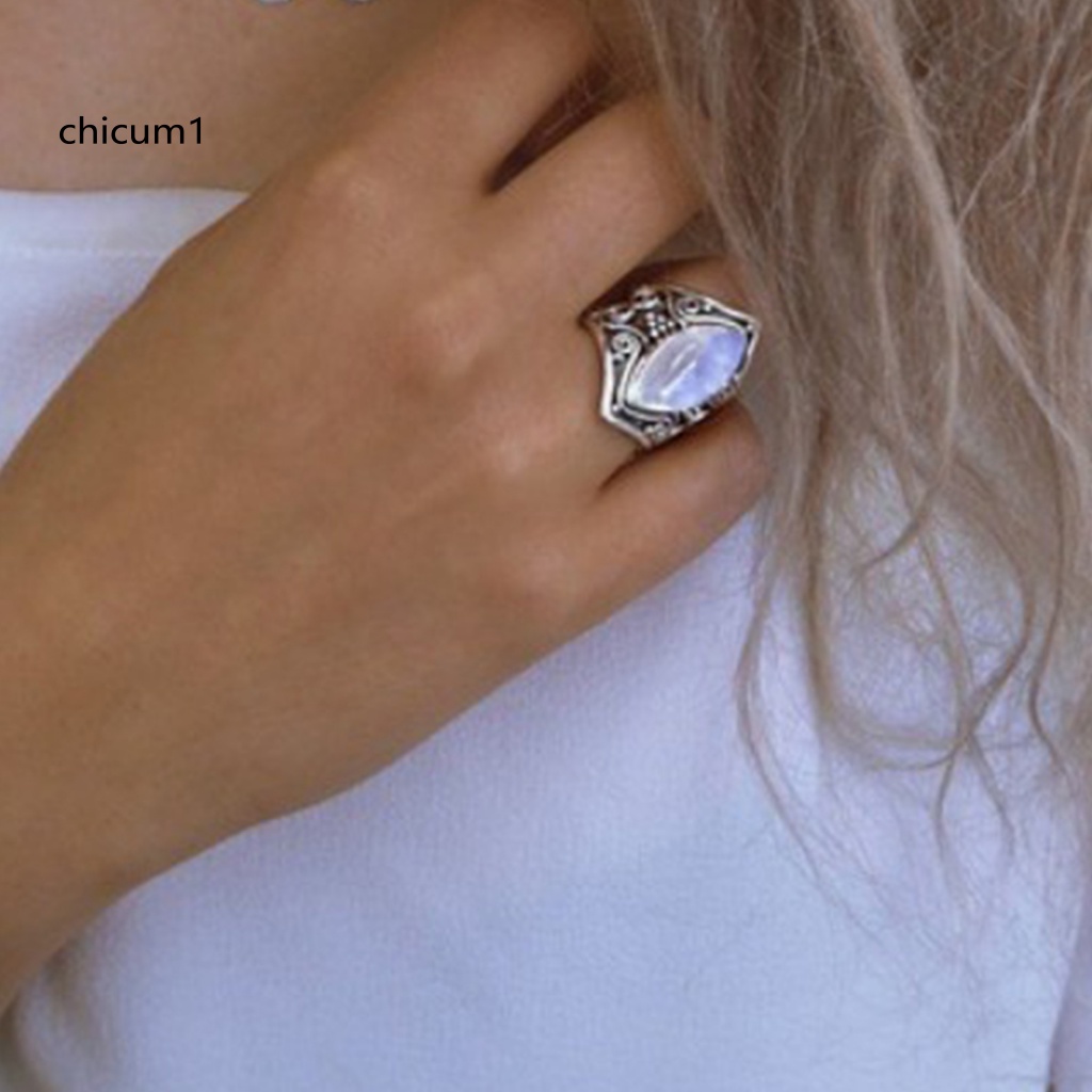 Nhẫn Đính Đá Mặt Trăng Lớn Hình Oval Độc Đáo Phong Cách Punk Cổ Điển