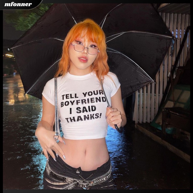 Áo Croptop Tay Ngắn Cổ Tròn Dáng Ôm In Chữ Thời Trang Quyến Rũ Cho Nữ