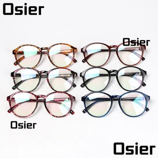 Kính đeo mắt gọng tròn liền cho cảm giác siêu nhẹ