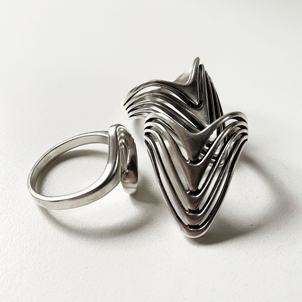 Huy Hiệu Handmade Kiko Streamline Corrugated Dạng Vòng Rỗng Phong Cách Kiko