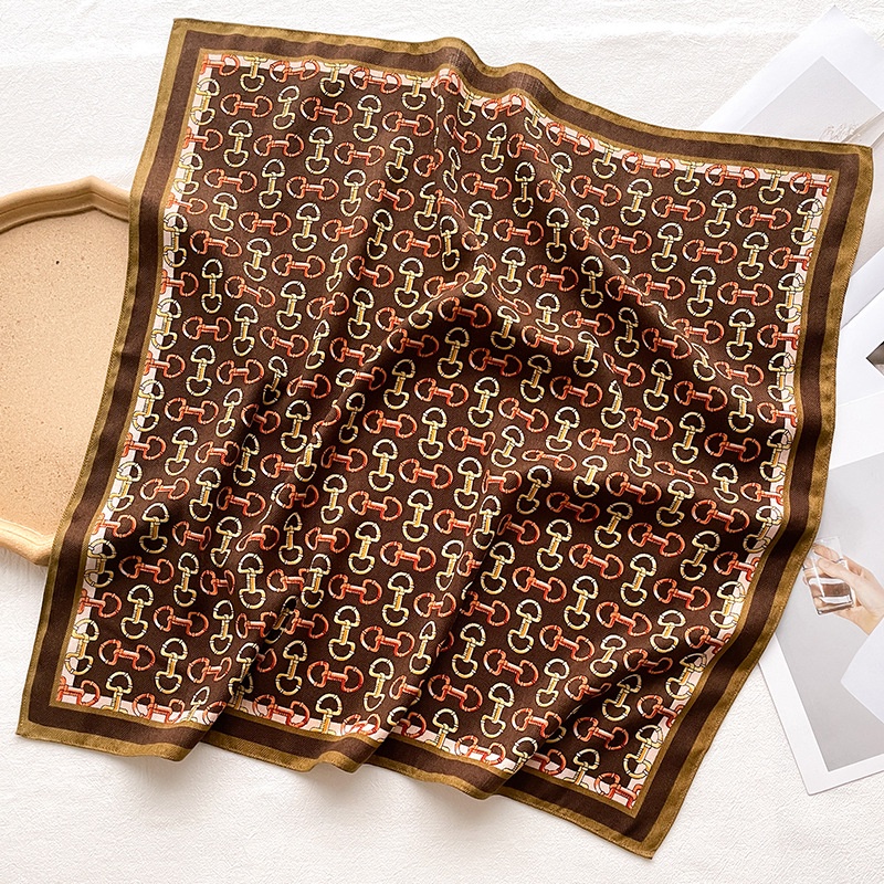 Khăn Choàng Hai Mặt Hình Vuông Bằng Nhung Kích Thước 65 X 65Cm Màu Sắc