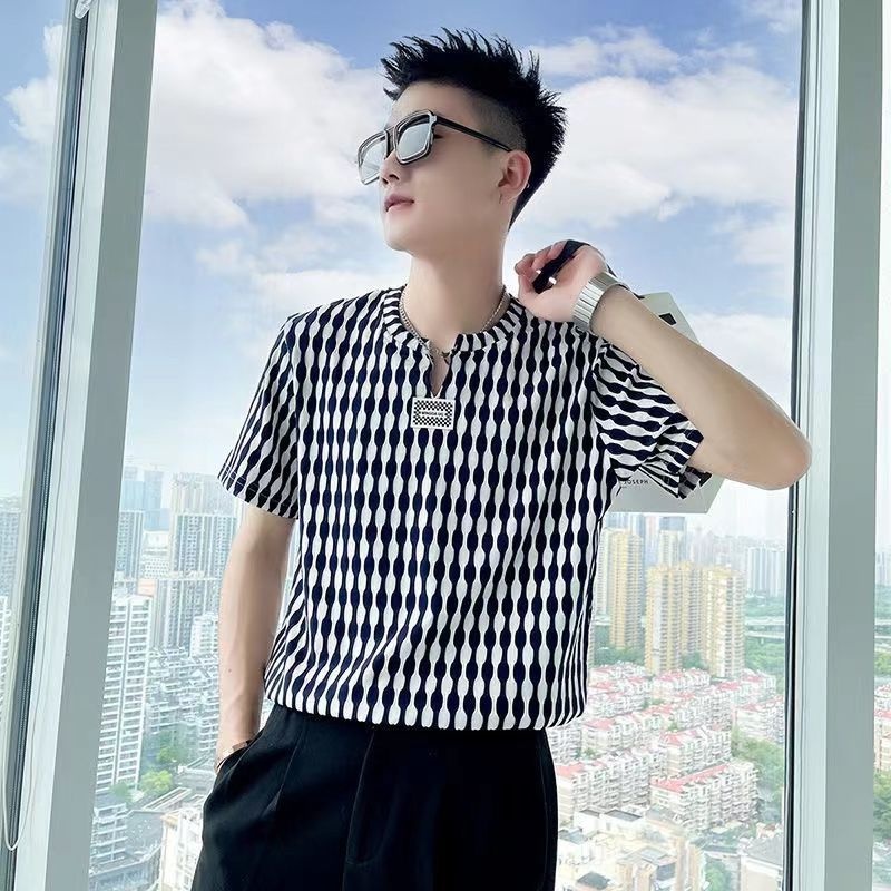 Áo Thun Cotton Kẻ Sọc Caro Cổ Chữ V Nhanh Khô Phong Cách Đường Phố Cho Nam Y2k