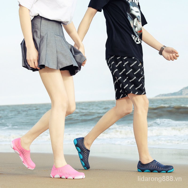 Summer new sandals men's waterproof non-slip hole shoes women's beach shoes couple shoes lightweight outdoor slippers men's WSZ9