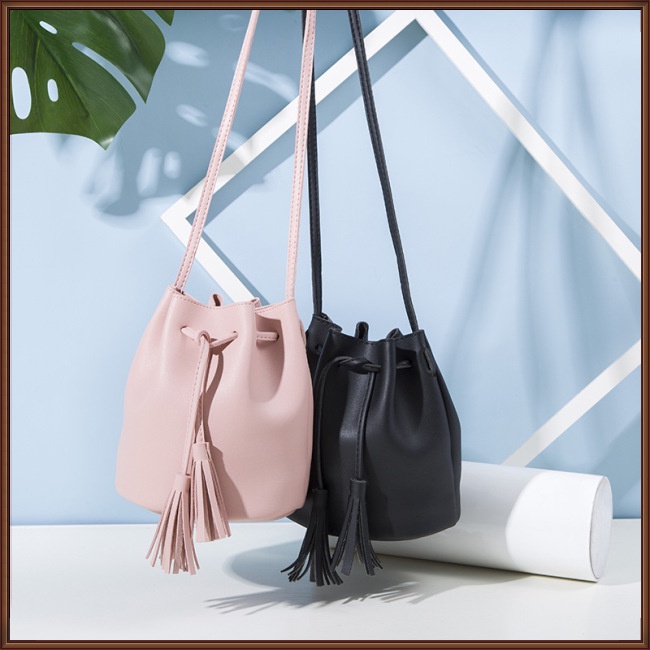 Túi Đeo Vai Rút Dây Màu Trơn Phối Tua Rua Thời Trang Cho Nữ