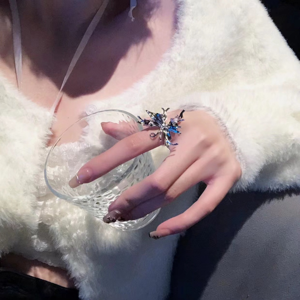 Nhẫn Kim Loại Dạng Lỏng Đính Đá Nhiều Màu Hình Bướm Thời Trang Cá Tính Cho Nữ