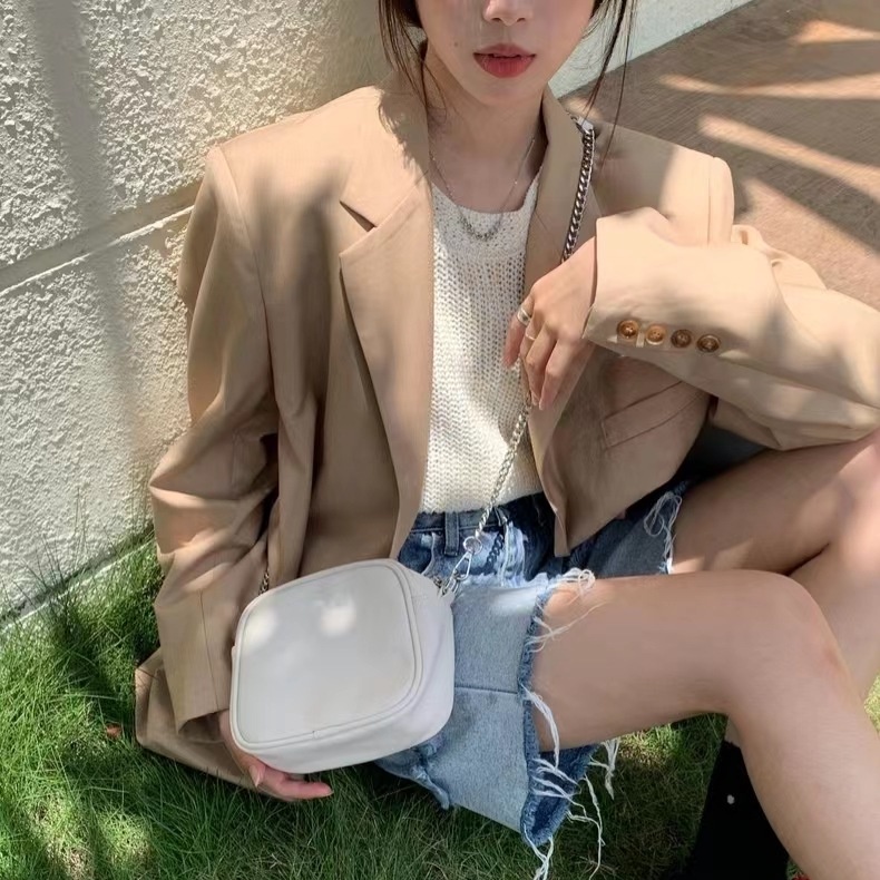 Túi Đeo Chéo Dáng Vuông Nhỏ Phối Dây Xích Thời Trang Cao Cấp Trẻ Trung