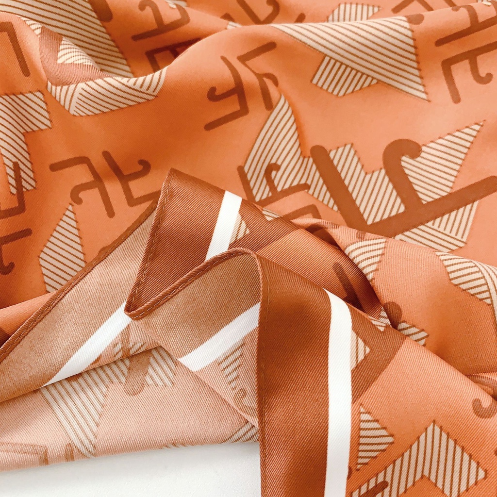 Khăn Choàng Cổ Hình Vuông Cỡ Lớn 90 * 90cm In Chữ Thời Trang Xuân Hè Cho Nữ