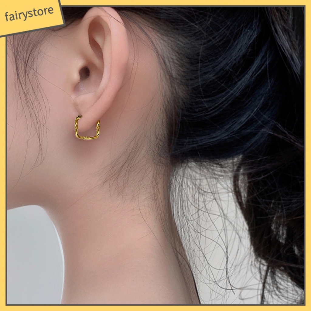 1 Khuyên Tai Kim Loại Hình Vuông Màu Vàng / Bạc Mini Thời Trang Cho Nữ