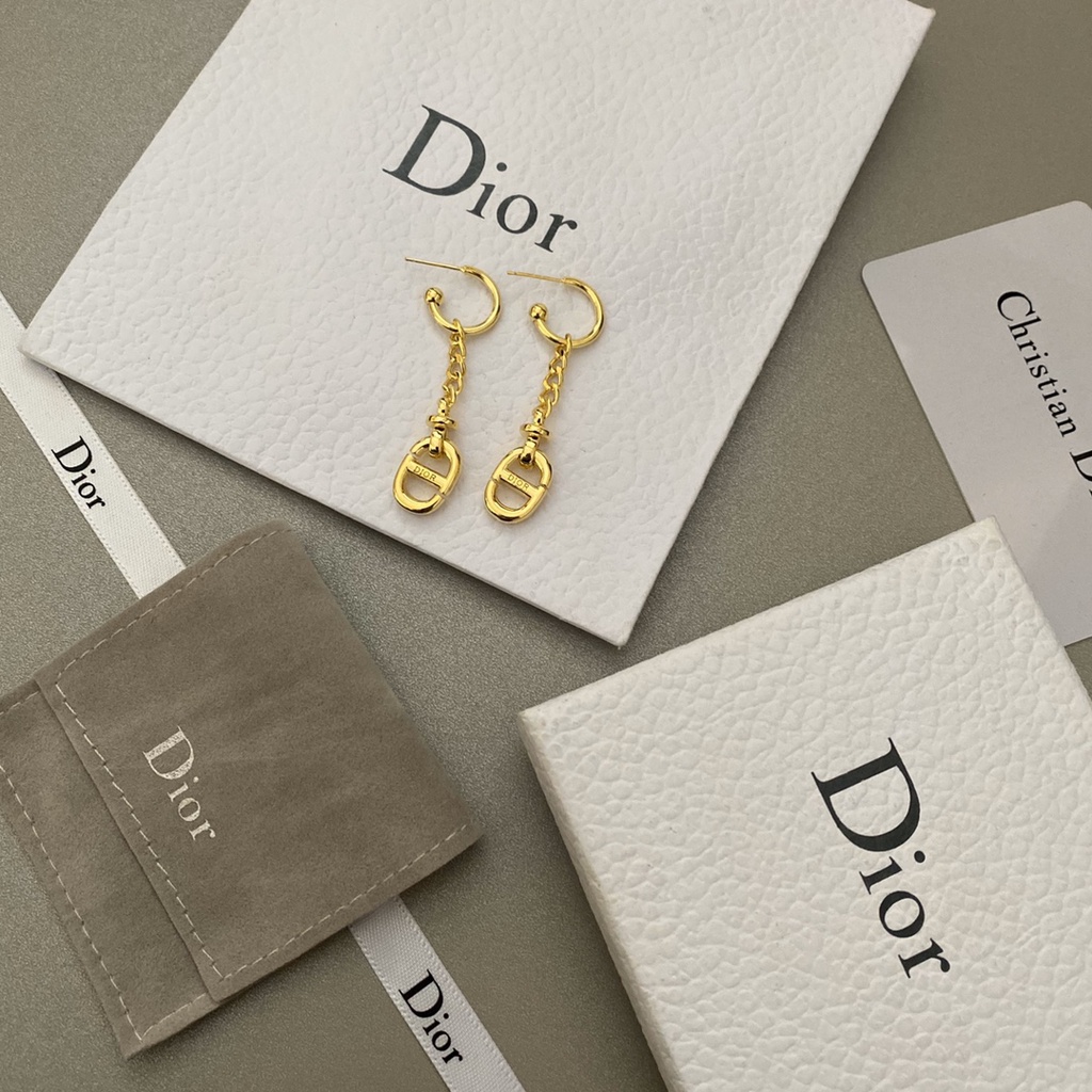 Bông Tai Dior Bằng Thép Titan In Chữ Thời Trang Sang Trọng Cho Nữ