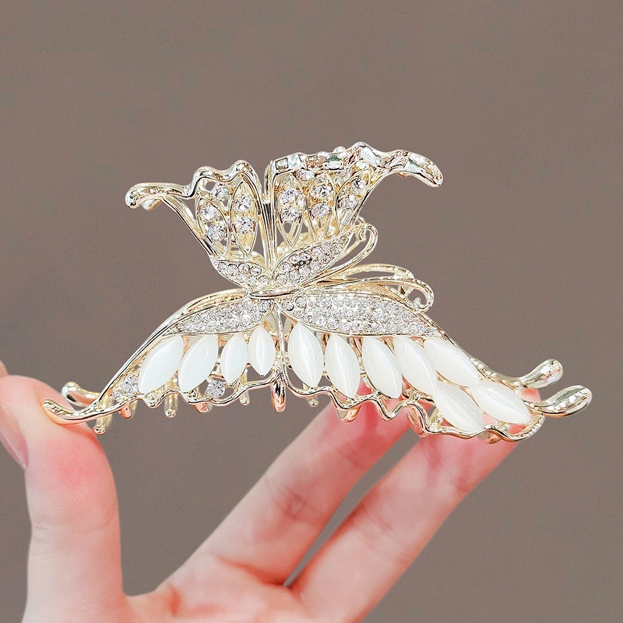 Kẹp Tóc Hình Bướm Đính Đá Và Ngọc Trai Thanh Lịch