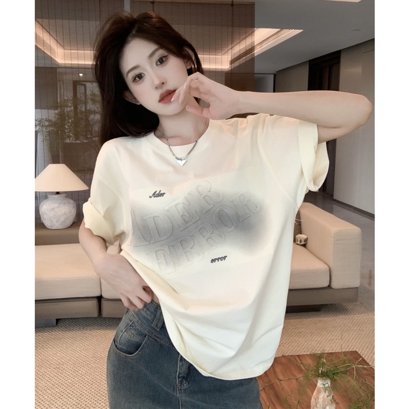 Áo Thun Tay Ngắn Cổ Tròn Dáng Rộng Họa Tiết Sơn Dập Nổi Cá Tính