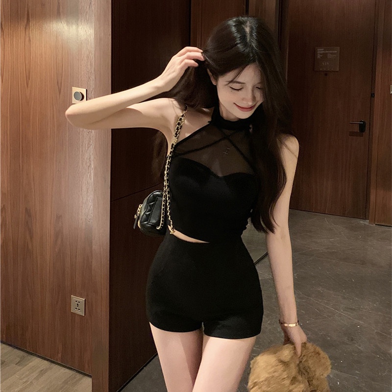 Áo Hai Dây Cổ Yếm Ôm Dáng Quyến Rũ Hợp Thời Trang