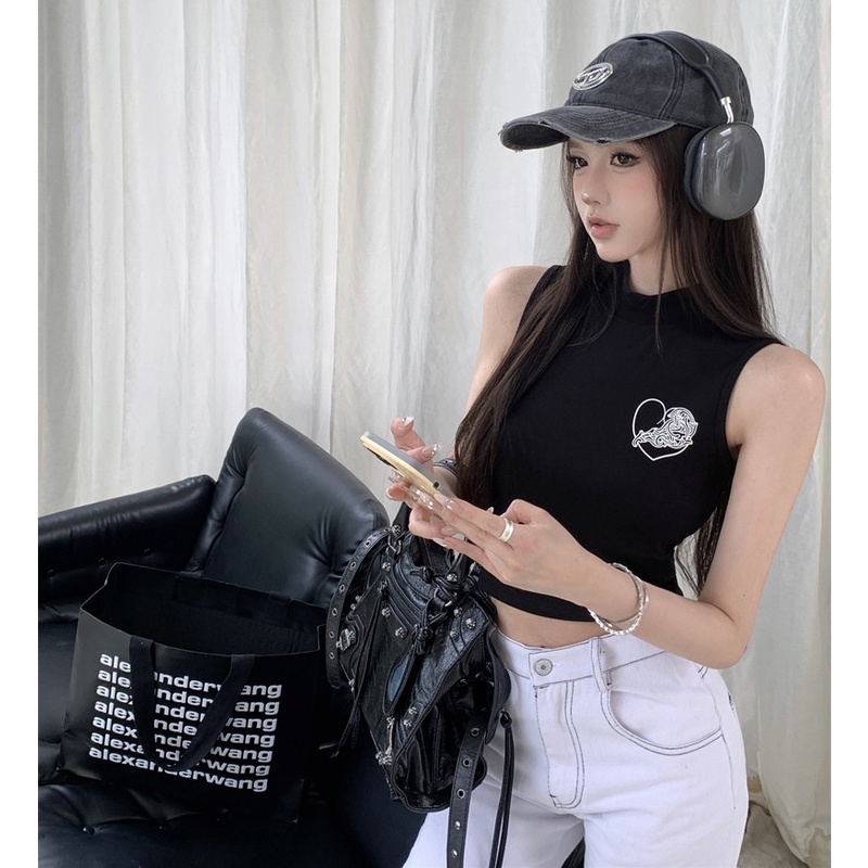 Áo Sát Nách Cổ Lọ In Họa Tiết Trái Tim Đơn Giản