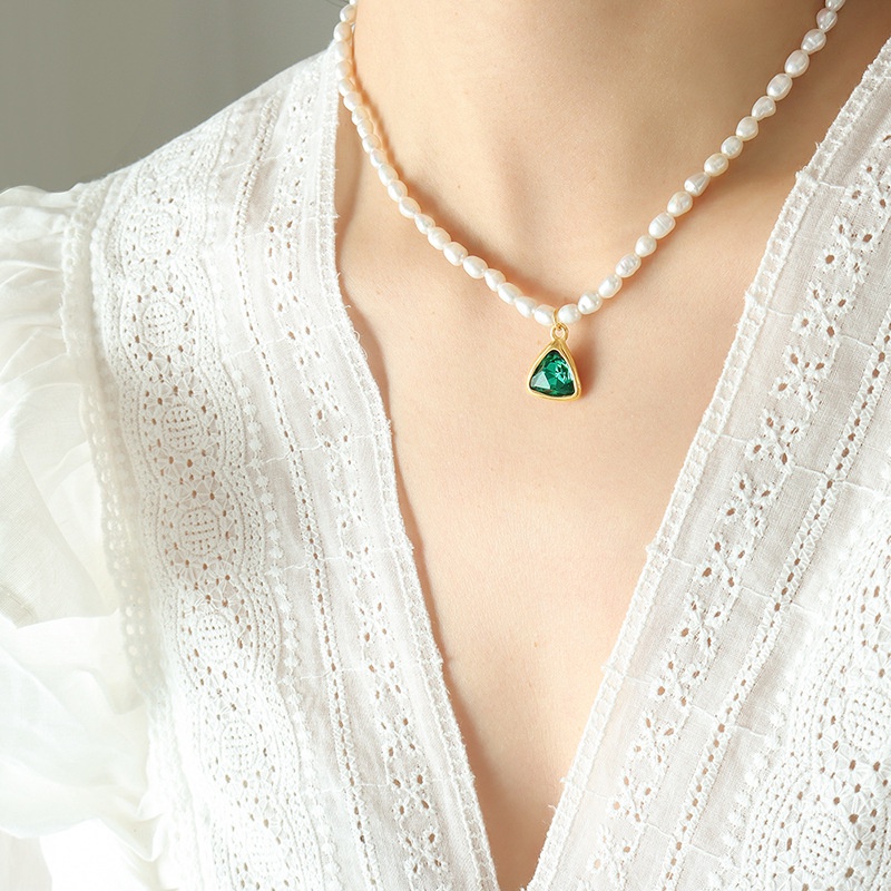 Vòng cổ Hai Màu Ngọc Trai Pha Lê Xanh Lá Và Trắng Thời Trang Cá Tính Phong Cách Pháp Mới