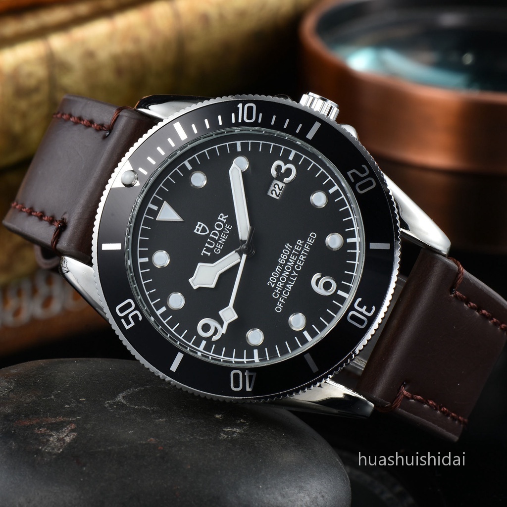 Đồng Hồ Quartz Nam Hiển Thị Ngày Với Dây Đeo Da