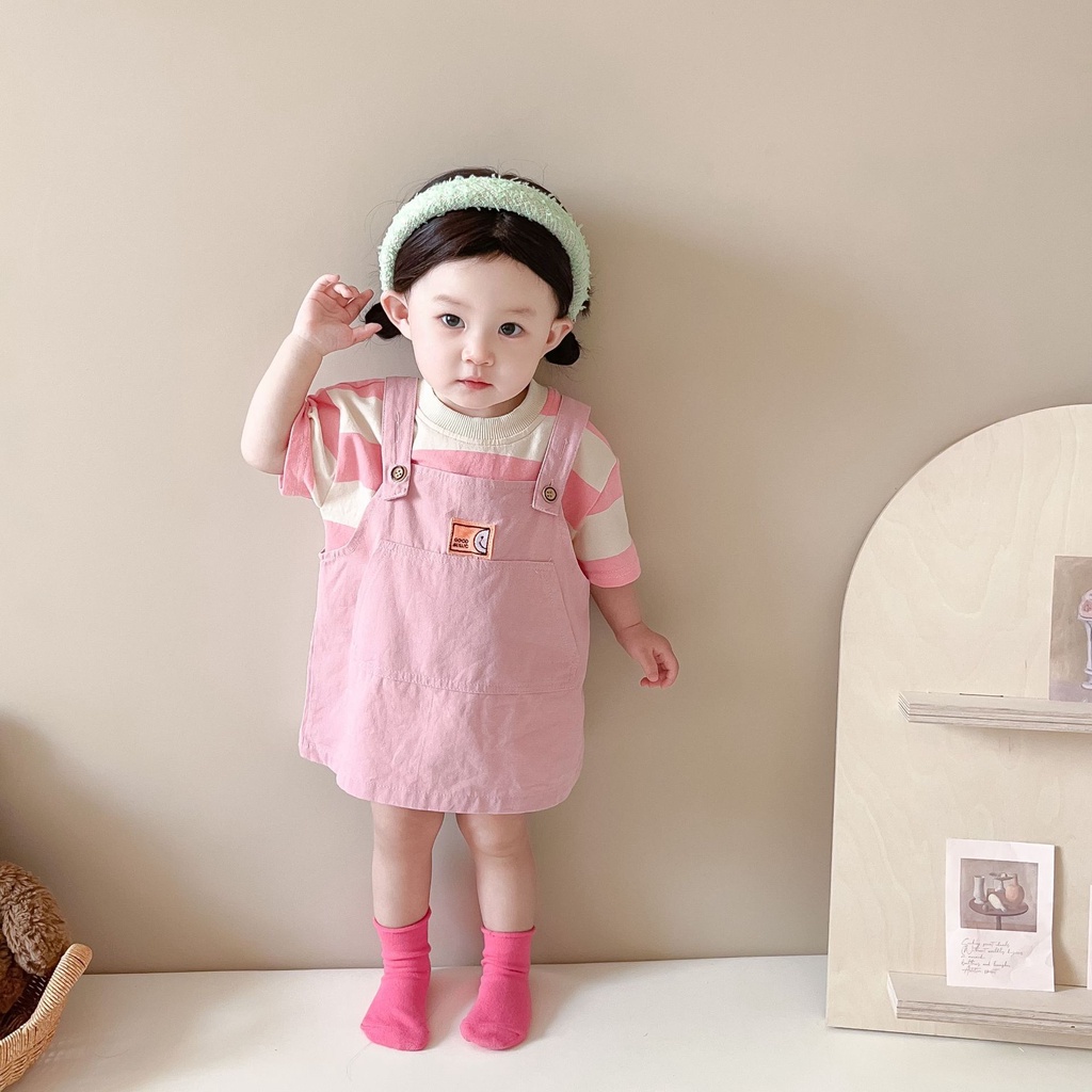 Set Áo Thun Ngắn Tay Kẻ Sọc + Đầm Yếm Dễ Thương Cho Bé Gái