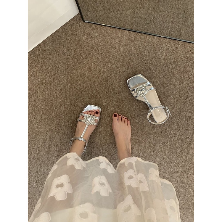 Giày Sandal Đế Bằng Hở Ngón Đính Đá Thoáng Mát Xinh Xắn Cho Nữ